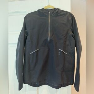 ON running zip up